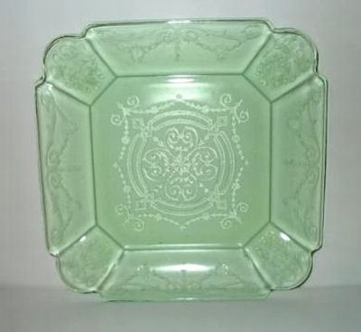 Lorain Luncheon or Dinner Plate - Green - 1929 to 1932