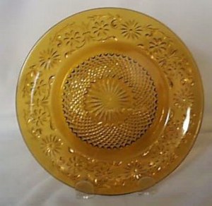 Daisy Plate in Amber
