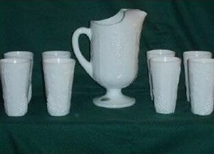 Colony pitcher and tumbler set